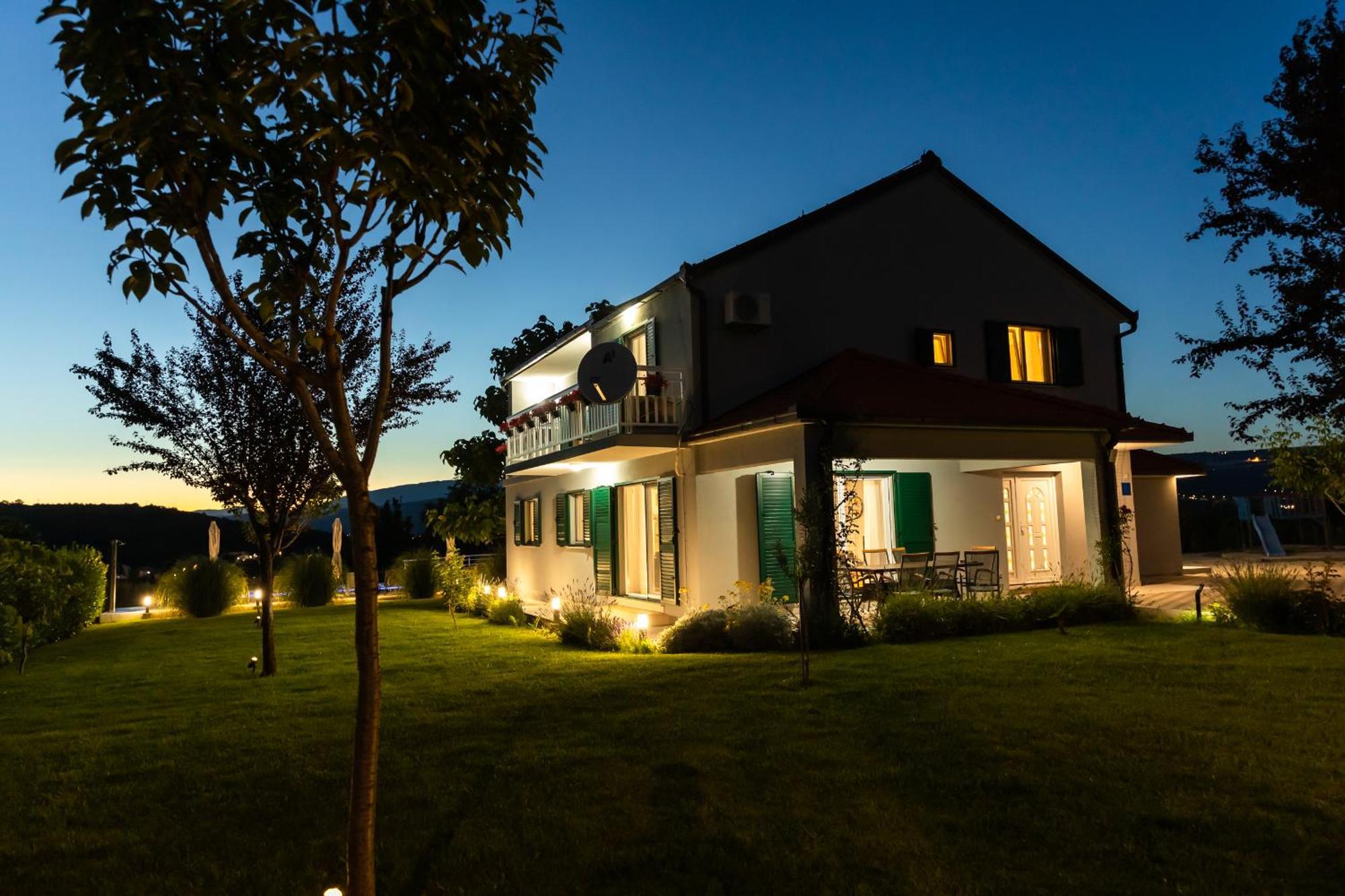 Villa Matko - Family Destination Zmijavci Extérieur photo