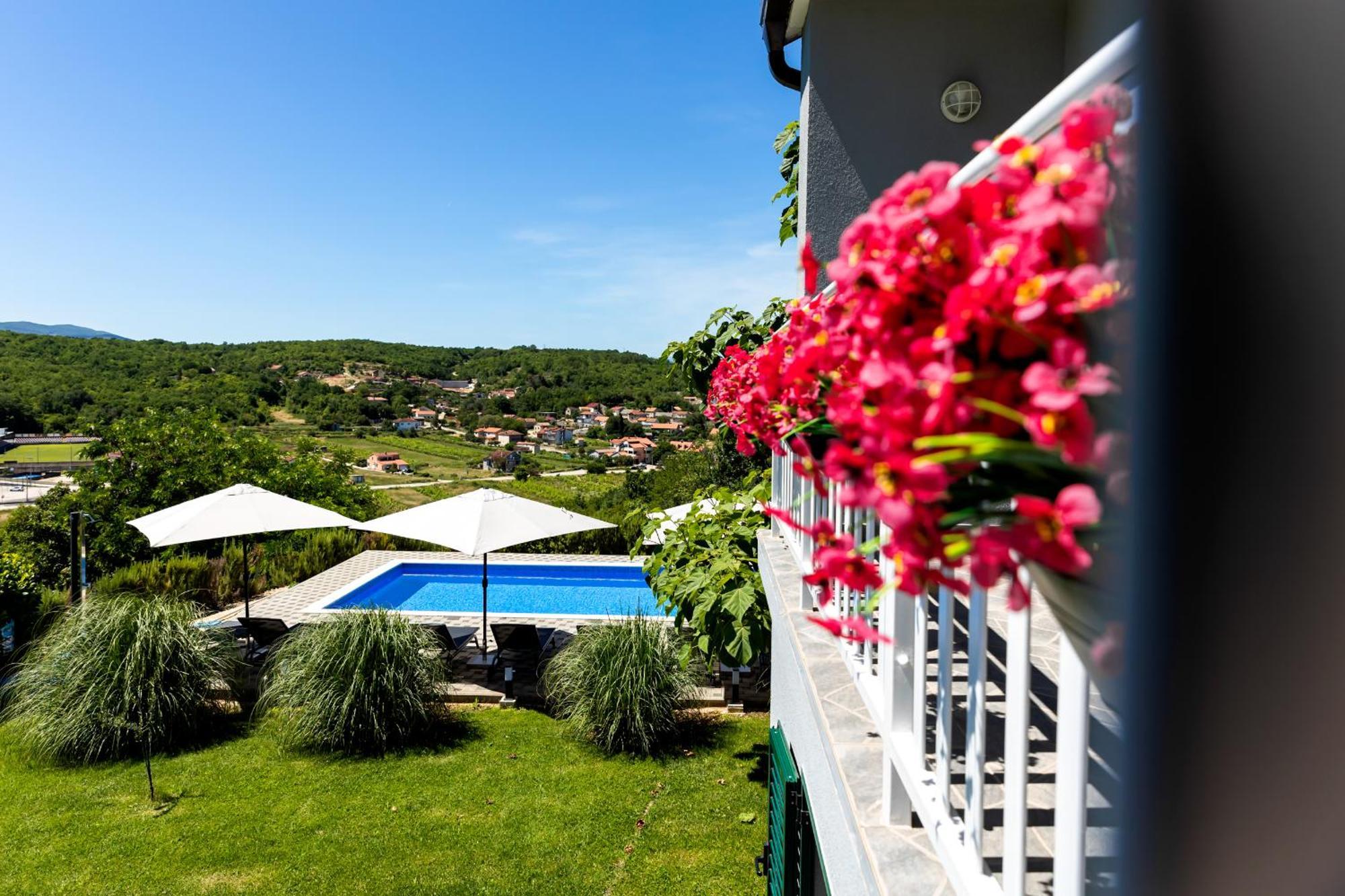 Villa Matko - Family Destination Zmijavci Extérieur photo