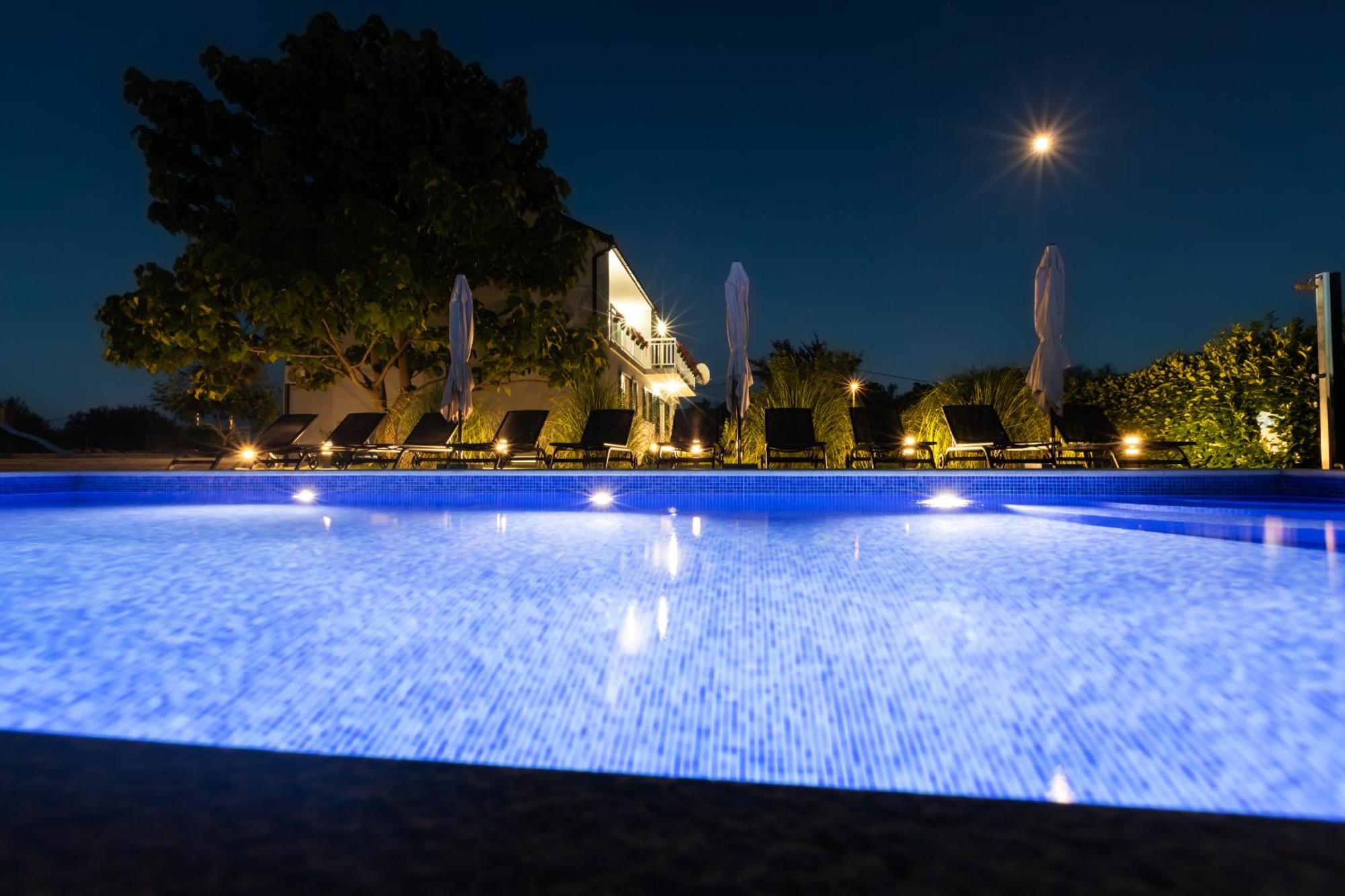 Villa Matko - Family Destination Zmijavci Extérieur photo